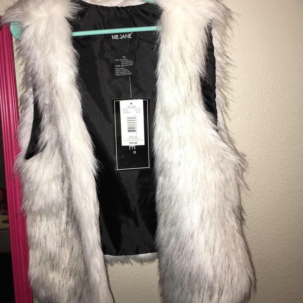 White vest